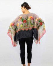 Carica l&#39;immagine nel visualizzatore di Gallery, Poncho &quot;Cactus&quot;
