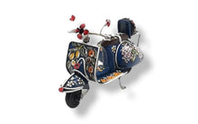 Carica l&#39;immagine nel visualizzatore di Gallery, Vespa Piccola - Miniature Decorate -
